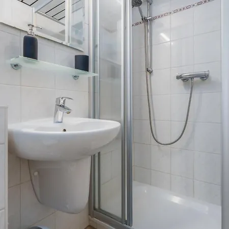 Appartement Gemuetliches 2zi App 4p 200m Z Ostsee Inkl Parkplatz *